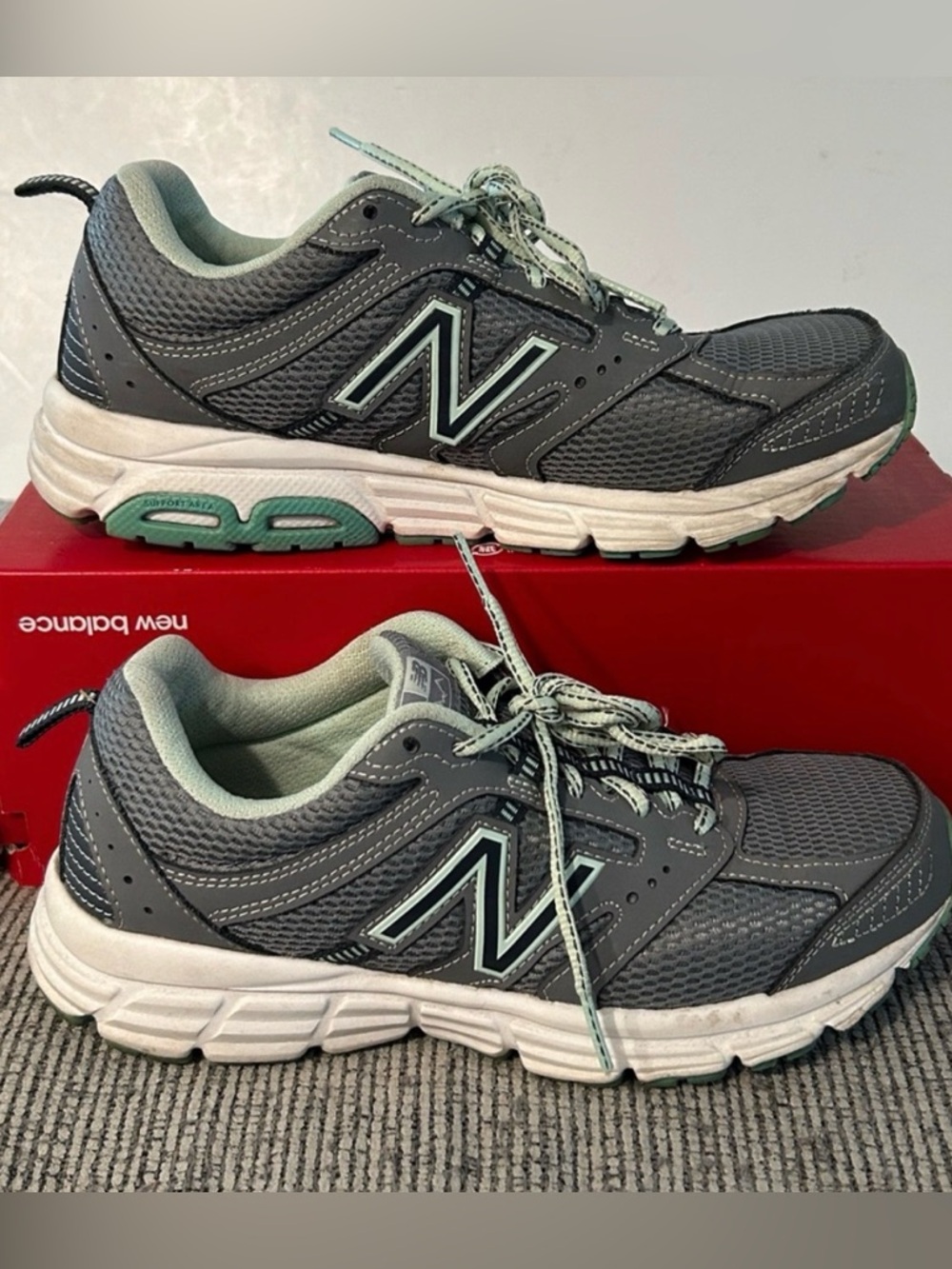 New Balance Women's Gray and Mint Green Running Shoes size 8.5 used (no box)